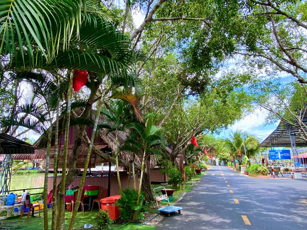 Sân vườn tại Khu Du lịch Phú Điền