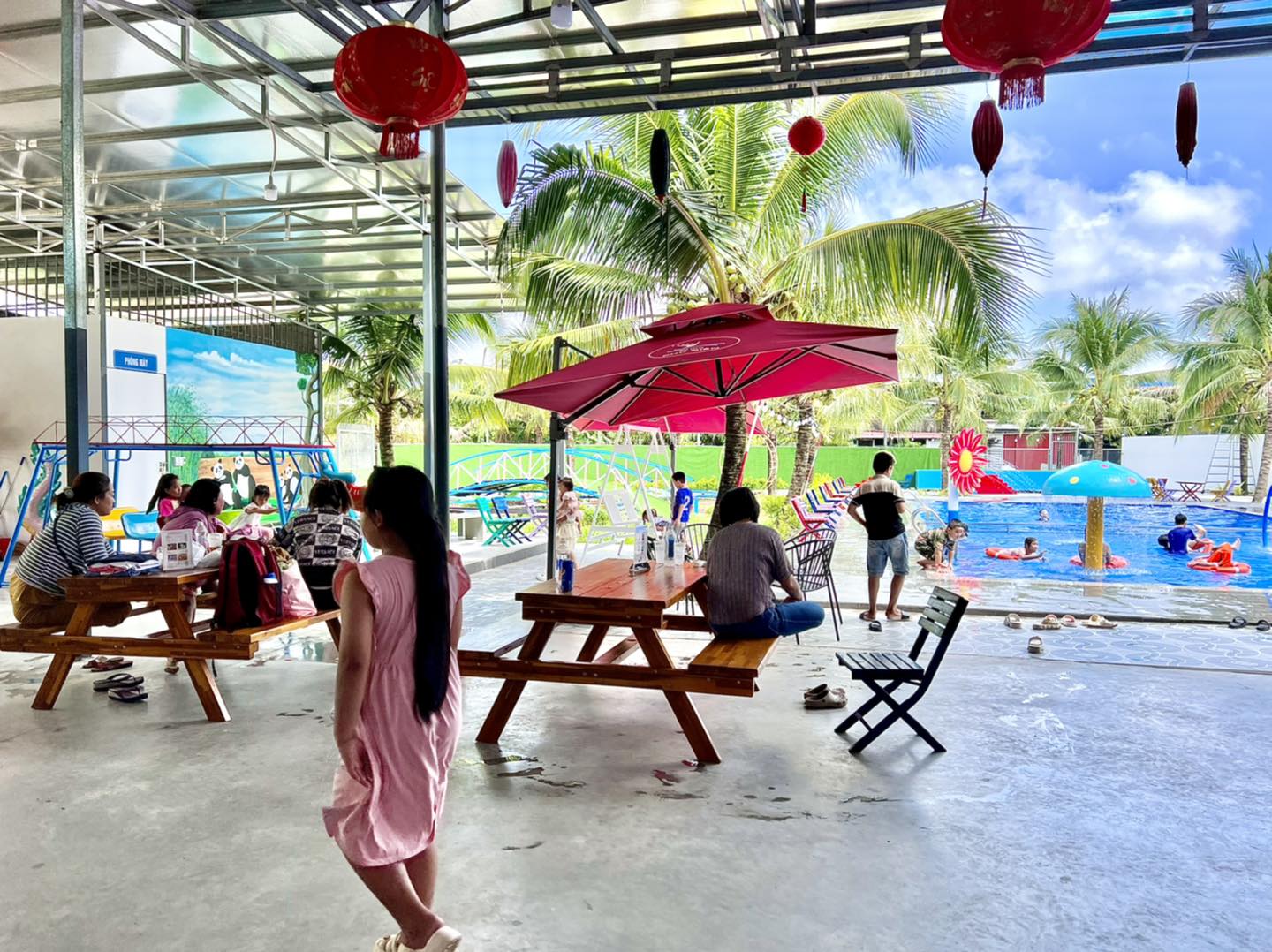 Khu vui chơi dưới nước Phú Điền