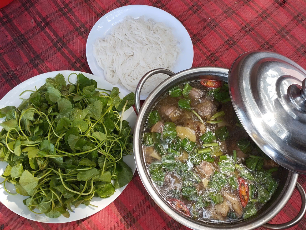 Ẩm Phú Điền Mùa Mưa