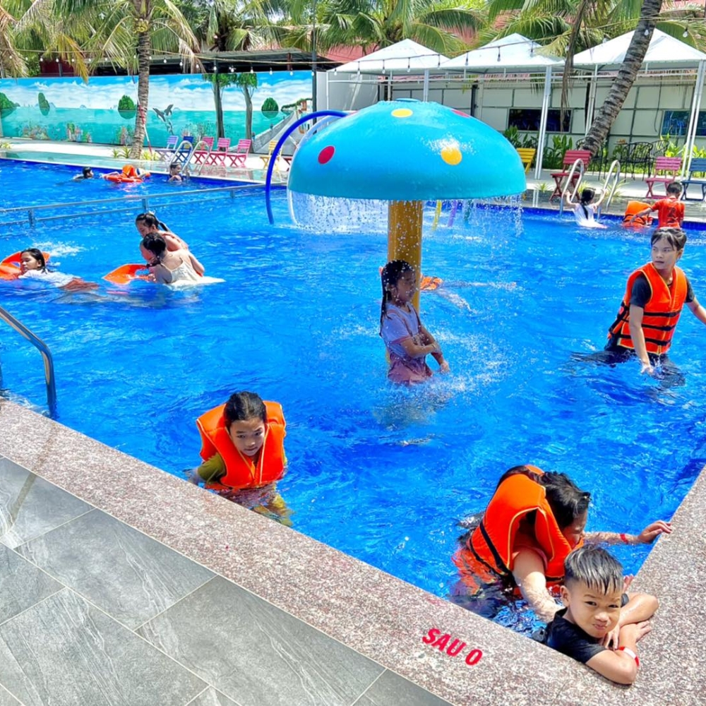 Đánh Bay Cái Nóng Cùng Khu Vui Chơi Dưới Nước Tại Phú Điền