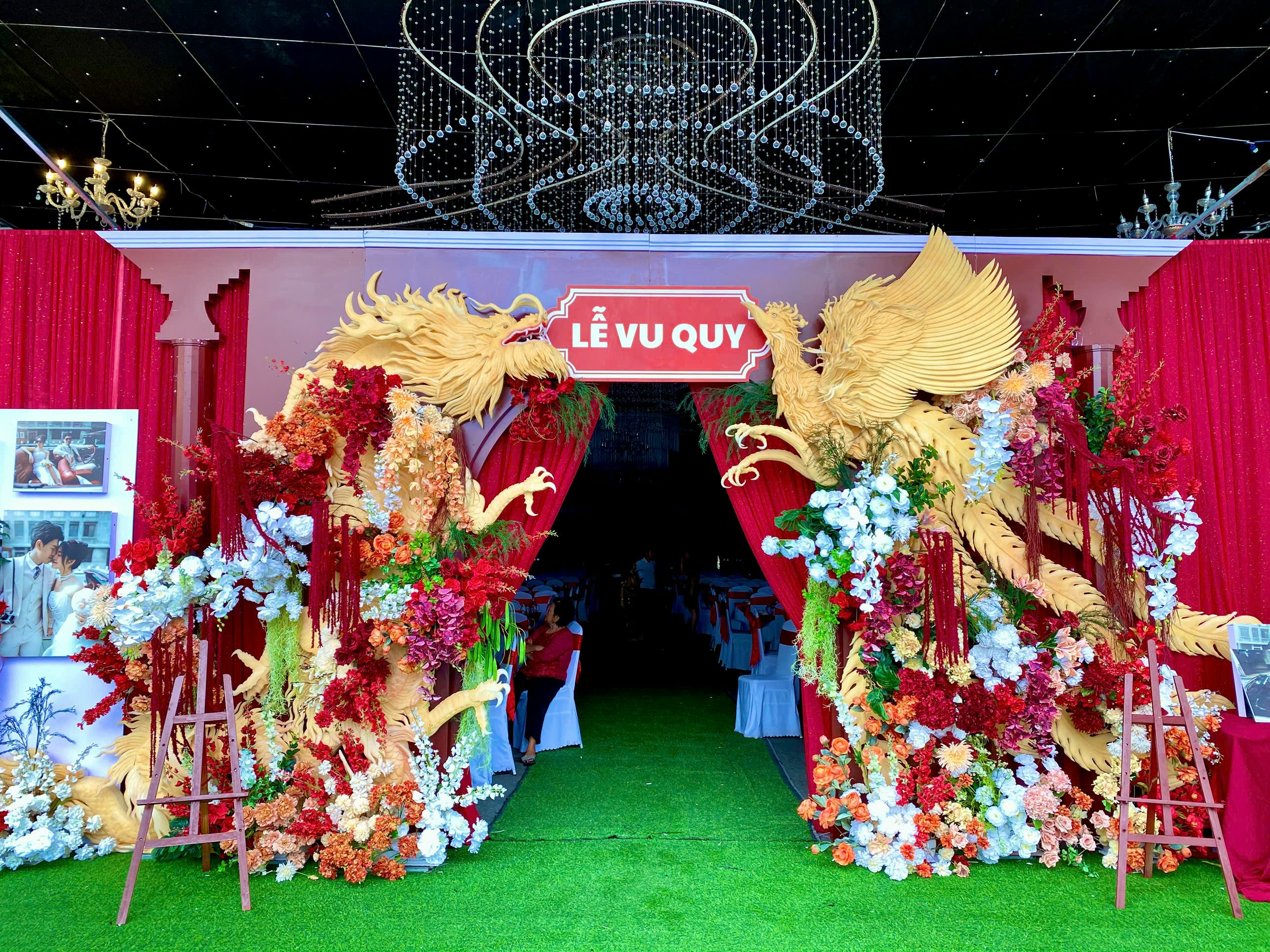 Không gian cưới ấn tượng – Rực rỡ như một bức tranh nghệ thuật