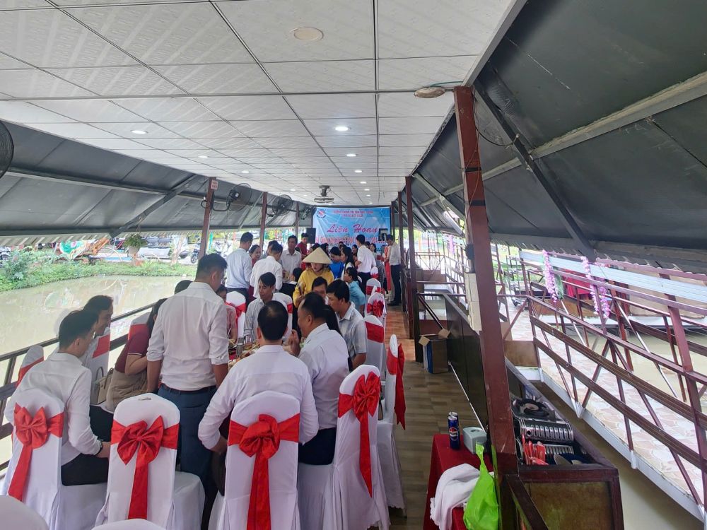 Tiệc liên hoan bế giảng lớp TCLLCT K130 – Trường Chính trị Tôn Đức Thắng